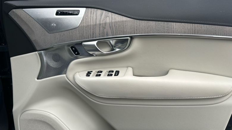 Volvo XC90 2.0 T8 [455] RC PHEV Ultimate Dark 5dr AWD Gtron Estate